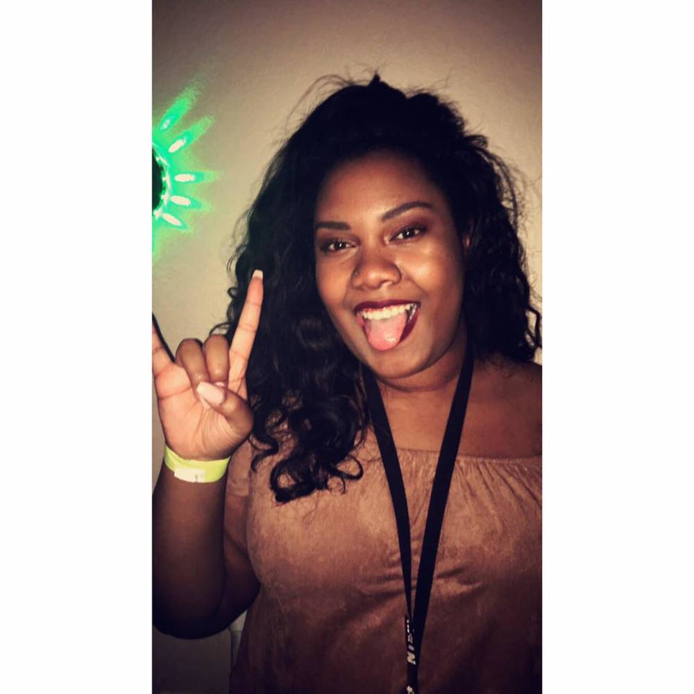 Meet your Posher, Kambria